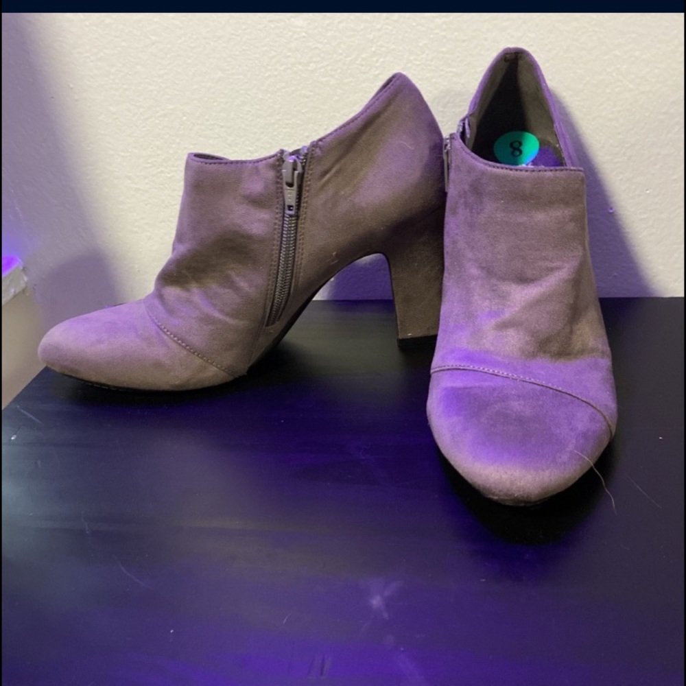 Heels - Picture 3 of 4
